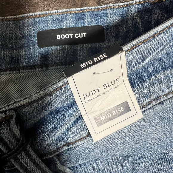 NWT Judy Blue Mid Rise Bootcut Patch Detail Jeans- 14W - Picture 9 of 10